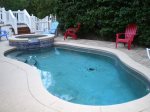 Jacuzzi & pool are free to heat and perfect at the end of a beach day